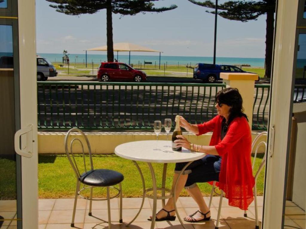 Beachfront Motel Napier Dış mekan fotoğraf